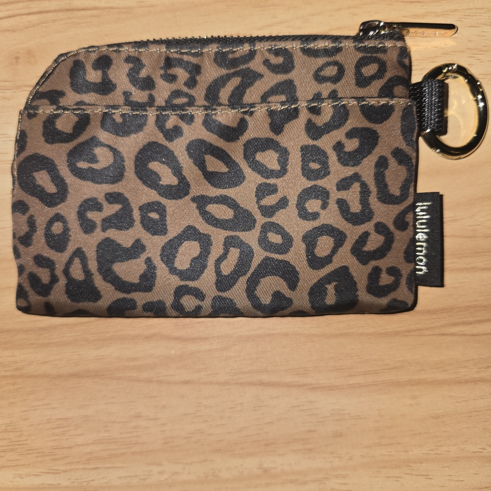 Lululemon Clippable Card Pouch
Leopardo Mini Desert Khaki Multi - Picture 3 of 4